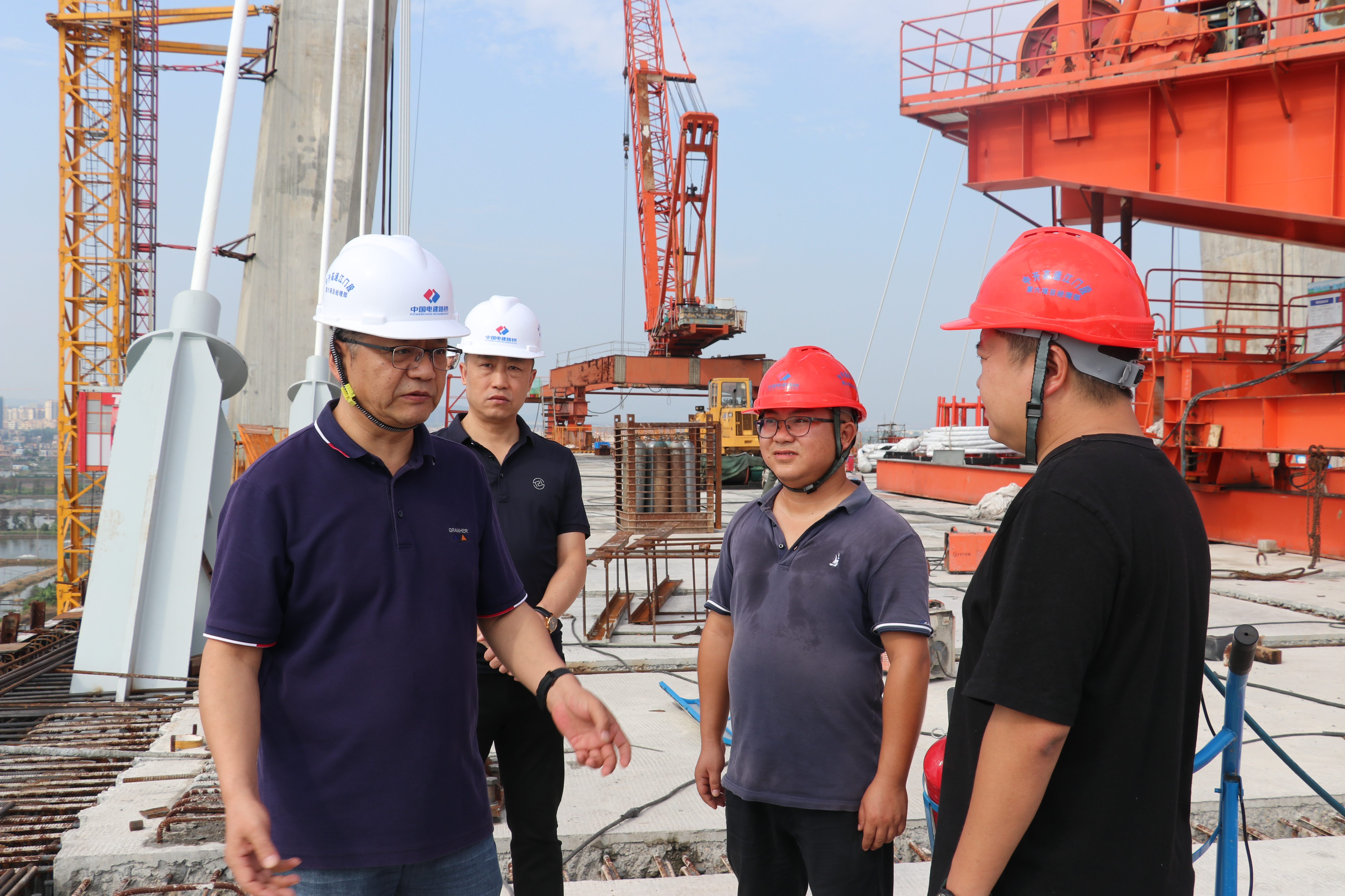 徐斌到磨刀门西江特大桥项目开展国庆期间安全督导检查-5.JPG